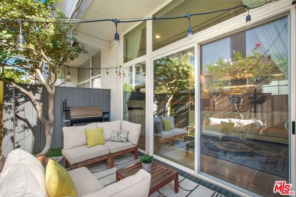 5326 Fairview Boulevard 3, Los Angeles, California 90056 home-pic-8